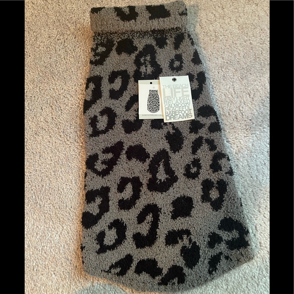 Barefoot dream pet sweater. New with tags.